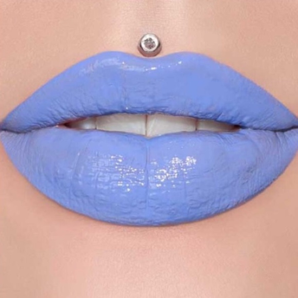 Jeffrey Star Supreme Gloss in Shade No Apologies (Periwinkle)